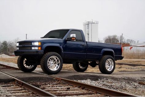 Checkout @lonestarsilverado awesome OBS Chevy. .. #classictrucks #liftedtrucks #oldschooltrucks #offroad4x4 #liftedlifestyle #vintagetrucks… | Instagram Chevy Obs, Box Chevy, Lifted Silverado, Obs Chevy, Gmc Suv, Obs Truck, Chevy Trucks Silverado, Dream Trucks, Custom Chevy Trucks