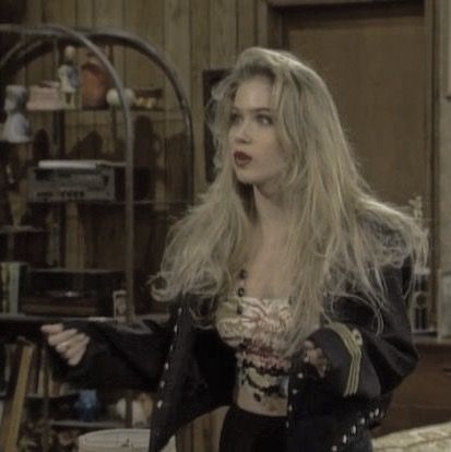 80s Hair Tutorial, Kelly Bundy, 1980s Hair, Christina Applegate, 80s Hair, Married With Children, I'm With The Band, Grunge Girl, Fashion Tv