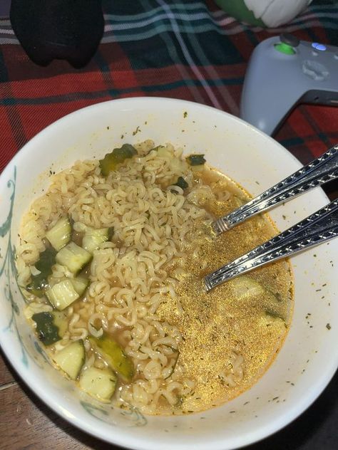 Dill Pickle Ramen, Pickle Hot Sauce, Hot Chip, Pickle Juice, Dill Pickle, Quick Meals, Hot Sauce, Stew, Pickles