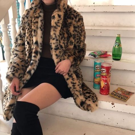 Single Pringle, Madison Montgomery, Buffy Summers, Leopard Coat, Leopard Print Coat, Coat Outfit, Trigger Happy, Looks Black, Print Coat