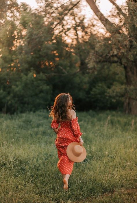 Natural Photoshoot, Picnic Photography, Boho Photoshoot, Outdoor Portrait Photography, Spring Portraits, Spring Photoshoot, Nature Photoshoot, Dreamy Photography, Have Inspiration