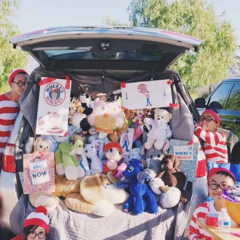 Where’s Waldo Trunk or Treat Easy Trunk Or Treat Ideas, Easy Trunk Or Treat, Trunker Treat Ideas, Ghostbusters Theme, Creative Ideas To Make, Trunk Or Treat Ideas, Importance Of Art, Pre Raphaelite Art, Bayeux Tapestry