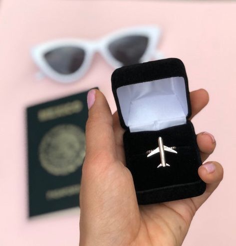 Aviation Jewelry, Airplane Wallpaper, Starburst Necklace, Accessoires Iphone, Leather Anniversary, Leather Wedding, Custom Jewelry Ideas, Leather Ring, Travel Jewelry