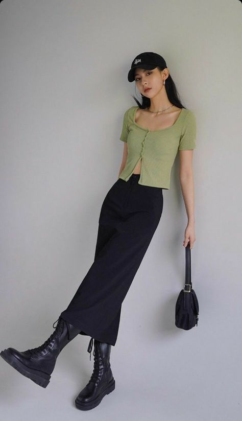 Fish Tail Skirt Outfit, Edgy Mini Dress, Summer Outfits Vietnam, Prim And Proper Outfits, Croquette Aesthetic Outfits Summer, Green Outfit Korean, How To Style Long Skirts, Green And Black Outfits, Black And Green Outfit