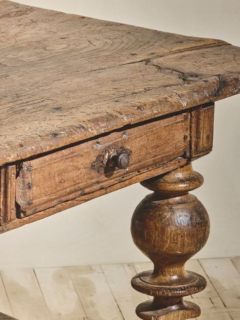 This 16th century table, heritage from Italy or Southern France, originates from a castle. Its primitive design and weathered appearance speak to its age and historical significance. This piece carries historical grandeur and timeless craftsmanship. Antique Western Decor, Primitive Aesthetic, Antique Wood Table, Medieval Table, Primitive Coffee Table, Vintage Wood Table, Ship Cabin, Antique Farm Table, Sea Cottage