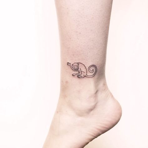 Minimal small tattoo monkey line by @selkans Cute Monkey Tattoos For Women, Minimalist Monkey Tattoo, Sock Monkey Tattoo, Monkey Tattoo Small Cute, Monkey Tattoo Ideas, Tattoo Small Cute, Jacks Tattoo, Small Cute Cartoon, Monkeys Paw