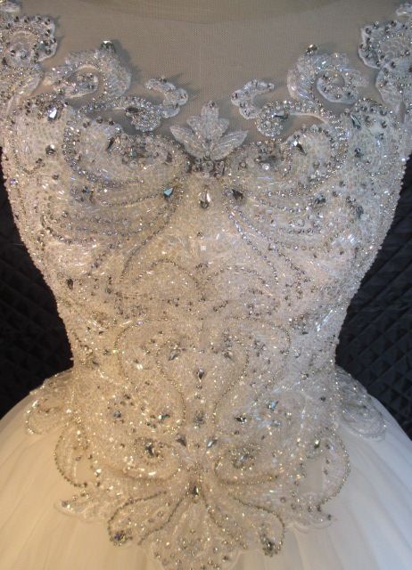 Wedding Dress With Gems, White Dress With Crystals, Wedding Dresses Crystals, Wedding Dress Bling, Crystal Corset Wedding Dress, Wedding Dresses Bling, Wedding Princess Dress, Bling Corset Wedding Dress, Crystal Wedding Dress Bling Bling Ball Gowns