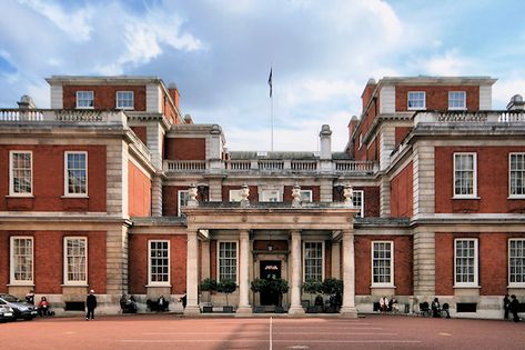 British Mansion, Marlborough House, Hidden London, English Castles, Royal Uk, A Mansion, London Interior, Pall Mall, Chief Architect