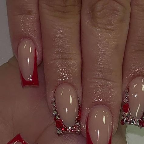 Litzy Acevedo Cedillo on Instagram: "Bling French>>>>> ❤️ - @elegancenailsupply  - Skyn - Gel Polish (017) - Ultra Gloss Topcoat ————— Code ❤️ LITZY ❤️ ————— - @bluestreakcrystals  ————— Code 💎 LITZY 💎 ————— - - - - - - - - - - #shortnails #shortnailsdontcare #uñascortas #uñasacrilicas #uñasbonitas #arizona #uñasarizona #nailsby_liitzy #fuerzaregida" Red Nails Quinceanera Short, Sweet 16 Nail Ideas Red, Red And Silver Nails For Quinceanera, Red Birthday Nails Short, Red And Silver Homecoming Nails, Red And Silver Nail Designs For Prom, Red French Tip Nails With Rhinestones, Red Bday Nails, Red Blinged Out Nails