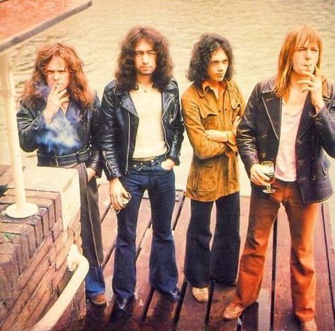 1970s Rock Fashion, 70s Rock Fashion, Rock And Roll Outfits, 70s Rockstar, 70s Rock And Roll, Rockstar Aesthetic, 70s Clothing, 70s Inspired Fashion, 70s Outfits