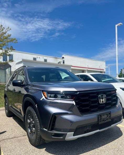 Rugged on the outside, roomy and spacious on the inside. What’s not to love about the 2023 Honda Pilot? We’ve put everything we love about it in a list to help make the decision to purchase it that much easier for you. Read more here: Honda Pilot 2023, Garage Goals, Honda Pilot, 2024 Vision, Car Stuff, Dream Board, Dream Car, Helpful Tips, Black Mini