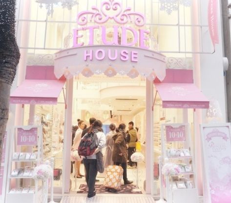 Shoujo Girl, Hime Gyaru, Devon Aoki, The Cardigans, House Aesthetic, Baby Pink Aesthetic, Modern Princess, Pink Aura, Living Dolls