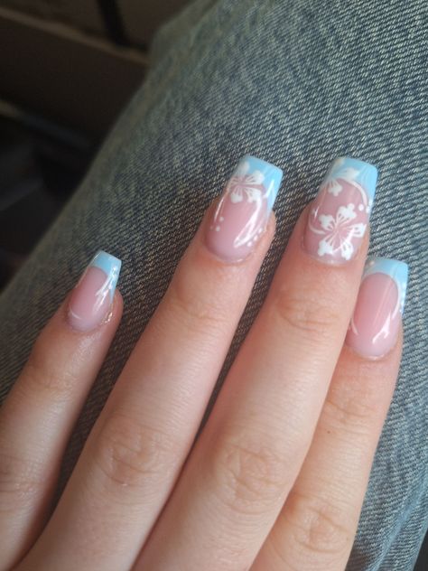 White French Tips Hibiscus Flower, Sky Blue Nails Short Square, Hawaii Design Nails, Blue French Tip Hibiscus Nails, Blue Flower Summer Nails, Cute Hibiscus Nails, Hibiscus Flower Nails Green, Hibiscus Flower Gel Nails, Baby Blue Hibiscus Nails