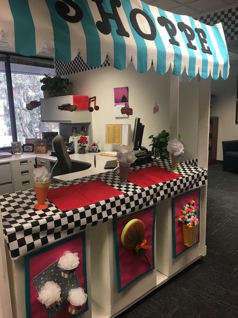 Soda pop/Ice cream shop themed decorations.  50’s themed decorations 50s Soda Shop Decor, 1950s Diner Decor, Soda Shop Decor, Soda Shop Party, 50s Decorations, Ice Cream Bedroom, 1950s Party Ideas, 50s Party Decorations, Cream Bedroom Ideas