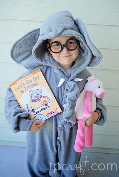 Gerald Costume Piggy And Elephant Costume, Piggie Costume, Kids Book Character Costumes, Piggie And Elephant, Mo Williams, Storybook Character Costumes, Book Characters Dress Up, Literacy Week, Elephant And Piggie