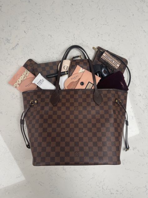 #neverfull #bag #lvbags #monogram #tote #workbag #essentials #onthego #bagsandpurses #pursesandhandbags #baglover #purse #bagoftheday #lv #flatlay #flatlayfriday #flatlaystyle #diorbeauty #dior #diorama #guccibeauty #perfume #aesthetic #whatsinmybag #fashion #luxurygoals #luxurybag #inspiration #instagram #instamood #itgirl #softaesthetic #softgirl #parisian #stylingwithkatt Perfume Aesthetic, Lv Bags, Inspiration Instagram, Monogram Tote, Neverfull Mm, Christian Dior, Dior, Monogram, Purse