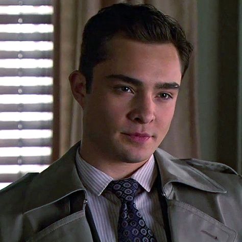 Chuck Bass Smile, Chuck Bass Pictures, Chuck Bass Season 1, Chuck Bass Icon, Chuck Bass Aesthetic, Chuck Gossip Girl, Chuck Bass Ed Westwick, Nate Archibald, Ed Westwick