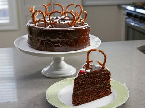 Get Chocolate Reindeer Cake Recipe from Food Network Chocolate Reindeer, Reindeer Cake, Reindeer Cakes, Chocolate Ganache Frosting, Pretzel Twists, Piece Of Cake, Holiday Cakes, Round Cake Pans, Round Cakes