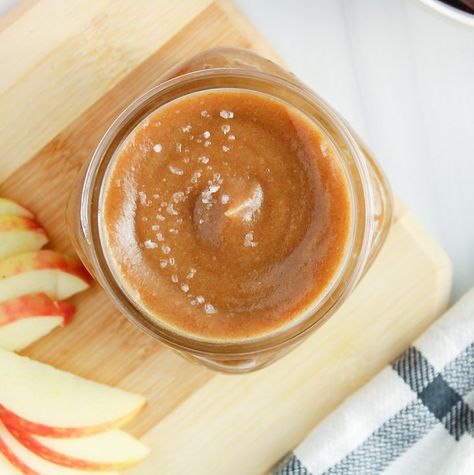 Vegan Caramel Sauce (Healthier Recipe) - Plant Based Jess Plant Cookies, Vegan Caramel Sauce Recipe, Vegan Caramel Sauce, Avocado Vinaigrette, Food Substitutes, Pitted Dates, Plant Based Desserts, Caramel Recipes Sauce, Vegan Caramel