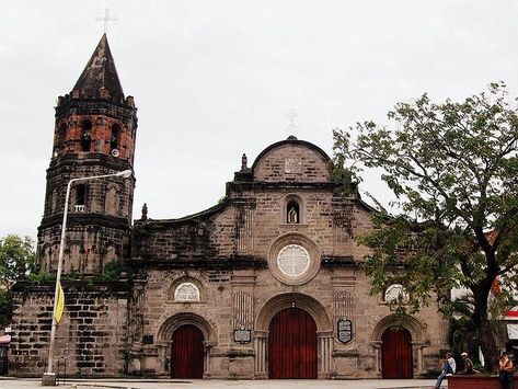 Barasoain Church Malolos Bulacan, Places In The Philippines, Philippine Architecture, Filipino Architecture, Catholic Churches, National Road, Phone Wallpaper Pink, Historical Places, Cathedral Church