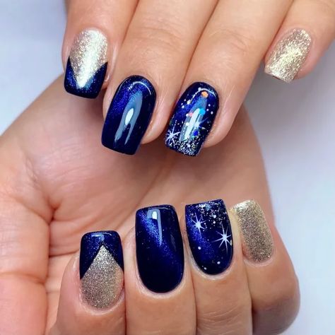 Christmas Nails Ideas | Travel Beauty Blog Dark Blue Sparkle Nails, Dark Blue And Gold Nails, Blue New Years Nails, Blue And Gold Nail Art, Royal Blue And Gold Nails, Navy Blue And Gold Nails, Gold And Blue Nails, Blue And Gold Nail Designs, Nails Ideas For Christmas