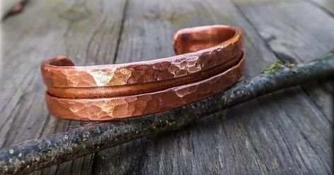 Coin Ring Diy, Copper Jewelry Diy, Nut Bracelet, How To Make Leather, Diy Copper, Free Jewellery Making Tutorials, Bracelet Easy, Diy Leather Bracelet, Copper Bracelets