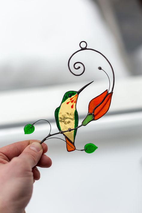 Manapua Recipe, Hummingbird Suncatcher, Stained Glass Window Hangings, Spectrum Glass, L'art Du Vitrail, Hummingbird Gifts, Glass Suncatchers, Stained Glass Bird, Stained Glass Pattern