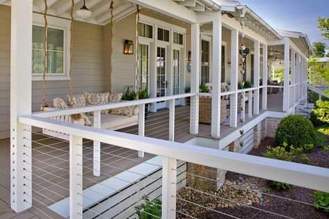 Cable railing – expand the view in your favorite spaces Porch Projects, Veranda Railing, Deck Railing Ideas, Patio Railing, Railing Ideas, Building A Porch, Railings Outdoor, Rustic Porch, Deck Railing