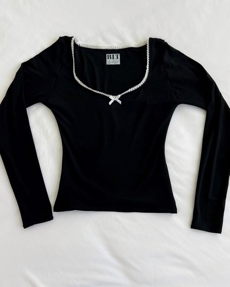 * All preorders for this item ship within 1-2 weeks! Handmade black long sleeve top Super soft and stretchy Sweetheart neckline Double layered front bodice for extra coverage and shape Model is wearing a size S Free U.S. shipping! Black Shirts Long Sleeve, Black And White Basic Outfit, Dream Clothes Black, Long Sleeve Cute Tops, Flared Tops Blouses, Cute Full Sleeve Tops, Cute Tops For Winter, Fitted Tops Women, Cute Fitted Tops