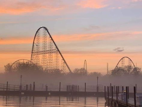 Cedar Point Aesthetic, Cedar Point Amusement Park, Best Amusement Parks, Phone Widgets, Sandusky Ohio, Kings Island, Cedar Point, Park Pictures, Roller Coasters