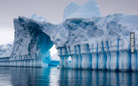 Natural ice gate Mysterious Facts, Matka Natura, Water Tribe, Image Nature, Maneki Neko, Avatar The Last Airbender, The Last Airbender, Places Around The World, Amazing Nature