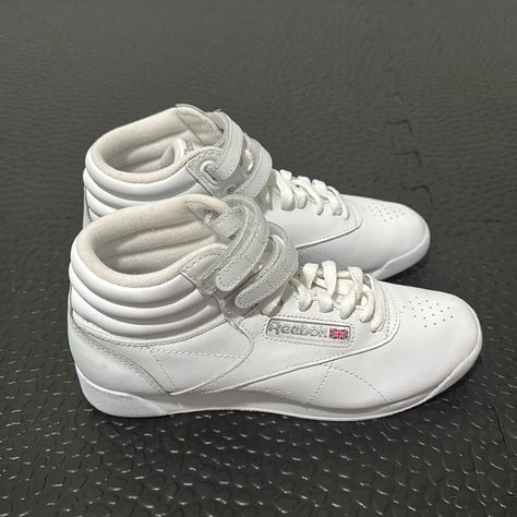 Reebok Classics High Top, White, Size 6.5, Brand New Reebok High Tops, Reebok Crossfit Shoes, Shoes Reebok, Black Casual Shoes, Crossfit Shoes, Black Reebok, Reebok Classics, White Running Shoes, Training Sneakers