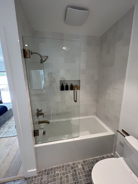 Small Bathroom Remodel Bathtub, Bathroom With Standard Tub, Big Bath Tub Shower Combo, Jet Bathtub Shower Combo, Modern Bathroom Design Tub, Nice Tub Shower Combo, Square Bathtub Shower Combo, Square Tub Shower Combo, Bathroom Tub Ideas Bathtubs