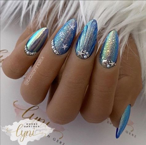 Sparkle Almond Nails, Mermaid Nail Designs, Mermaid Nail, Cruise Nails, Nautical Nails, Beachy Nails, Retro Nails, Wow Nails, Fantasy Nails