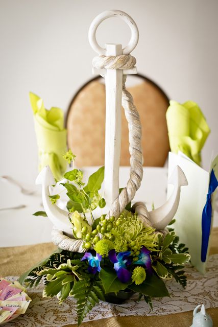 nautical wedding arrangement Seaside Centerpieces, Anchor Centerpiece, Nautical Wedding Centerpieces, Sailing Party, Nautical Centerpiece, Beach Centerpieces, Themed Centerpieces, Anchor Wedding, Hope Anchor