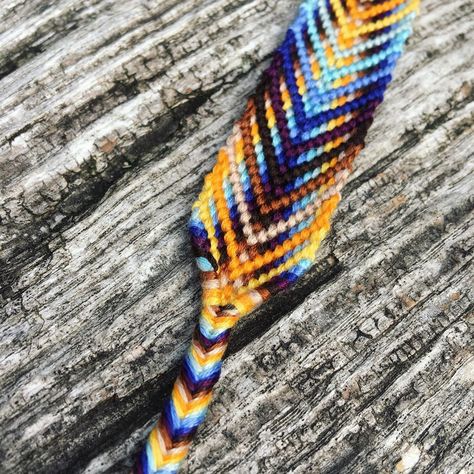 Fishbone Bracelet, Bracelets Macrame, Friend Ship, Making Friendship Bracelets, Friendship Bracelets Designs, Bead Ideas, Clay Bead, Diy Crafts For Gifts, Fish Bone