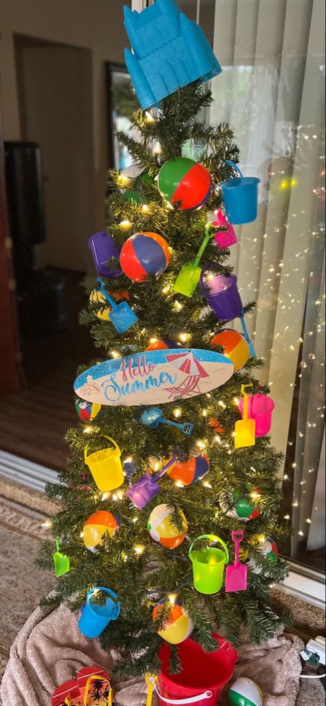 Summer Christmas Trees, Summer Theme Christmas Tree, Hawaii Christmas Tree, Summer Christmas Tree Ideas, Christmas In July Ornaments, Summer Tree Decorations, Hawaiian Christmas Decorations, Summer Christmas Tree, Tropical Christmas Decorations