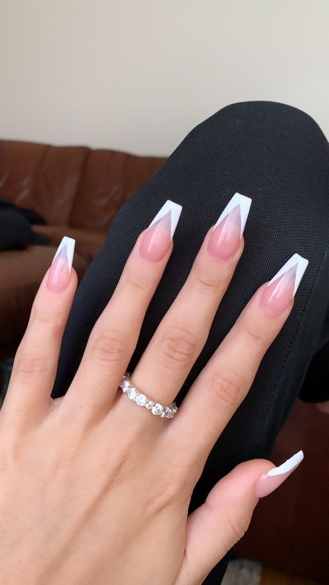 French Tip Acrylic Nails Triangle, Deep V Nails, V French Tip Nails With Design, White V French Tip Nails, Deep V French Tip Nails, Medium Coffin French Tip Nails, V Tip French Nails, V Shaped French Tip Nails, V Cut French Tip Nails