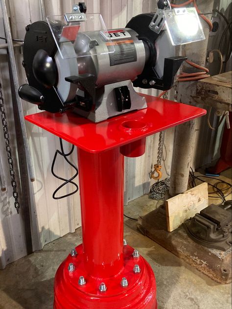 Bench Grinder Stand Ideas, Bench Grinder Stand, Grinder Stand, Welded Metal Projects, Garage Workshop Organization, Garage Furniture, Tool Stands, Bench Grinder, Fabrication Tools