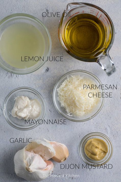 Caesar Salad Dressing Ceaser Dressing Recipe, Cesar Salad Dressing Recipe, Sauce Salade Cesar, Salad Stop, Sauce Cesar, Ceasar Dressing, Homemade Caesar Dressing, Caesar Salad Dressing Recipe, Caesar Dressing Recipe