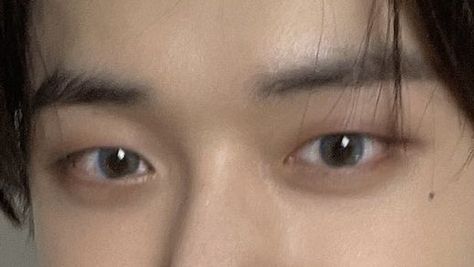 Yeonjun Cover Photo, Yeonjun Makeup Tutorial, Yeonjun Eyes Close Up, Yeonjun Face, Yeonjun Eyes, Yeonjun Lips, Moles On Face, Monolid Eyes, Eye Trends