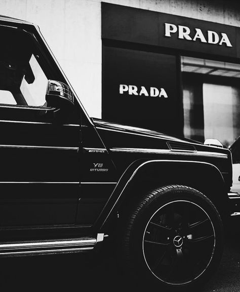 Rich Aesthetic Black And White, Black And White Designer Pictures, Black And White Prada Aesthetic, Designer Aesthetic Black And White, Black And White Designer Aesthetic, Black And White Rich Aesthetic, Prada Black And White, Designer Pictures, Apartments Luxury