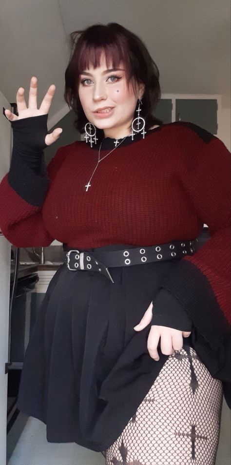 Afro Goth Plus Size, Hot Goth Outfits Plus Size, Goth Outfit Plus Size, Dark Coquette Plus Size, Plus Size Gothic Outfits, Gothic Plus Size Fashion, Pastel Goth Plus Size, Fat Alternative Fashion, Plus Size Kpop Concert Outfit