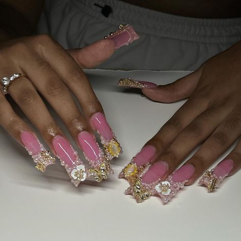 Libra Szn 💗✨ ————————— Bookings open Link in Bio 🔗 ————————— 📍ATL,Ga Gwinnett County #nailtech #atl #atlanta #atlnailtech #atlstylists #atlantahairstylist #atlnails #nailart #nailaudio #nailreel #reels #tiktok #explore #explorepage #atlantamua #nails #shortnails #acrylicnails #freestlye #tuckerga #gwinettnails 19th Birthday Nails Acrylic, 19th Birthday Nails, Libra Nails, Libra Szn, Nails Aesthetic, 19th Birthday, Birthday Nails, Nails Acrylic, Nail Tech