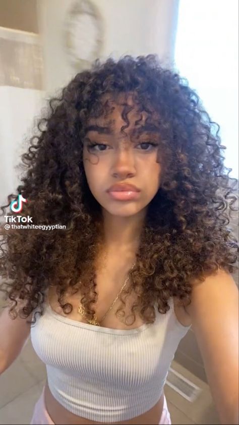 3b Curly Hair Pictures, Natural 3b Hairstyles, Long 3b/3c Hair, Healthy Curly Hair Routine, Long 3b Curls, Layered Curly Hair Black Women, Curly Hair 3b Haircuts, Curly Hair 3b Hairstyles, 3b Curls Hairstyles