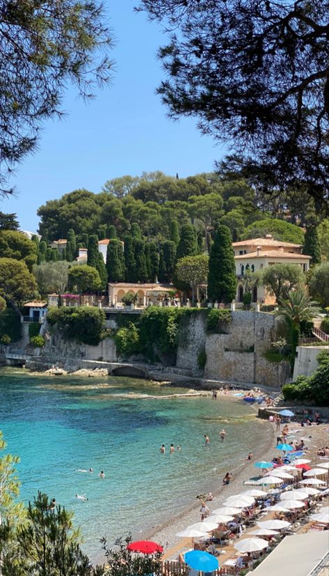 vacanze italia south of europe european dummer cannes monaco Paloma Beach, Perfect Beach Day, Antibes France, Juan Les Pins, France Aesthetic, Explore Italy, Vacation Mood, Italy Aesthetic, Europe Summer