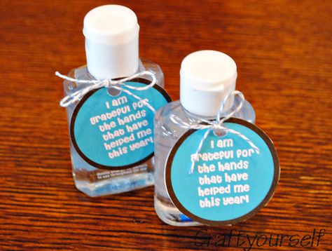 Hand Sanitizer Gift, Volunteer Gifts, Employee Appreciation Gifts, Staff Appreciation, Diy Teacher Gifts, Teacher Thank You, Teacher Appreciation Week, Gifts For Teachers, Simple Gifts