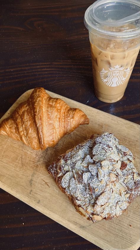 Starbucks Pastry, Starbucks Pastries, Sugar Cookie Latte, Coffee And Pastry, Dessert Food, First Bite, Starbucks Coffee, Holiday Desserts, Holiday Baking