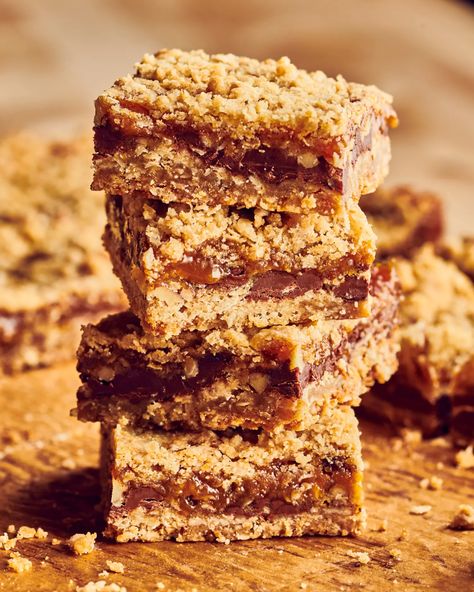 Forget snowballs and sugar cookies — Oatmeal Carmelitas are the only ones for me. Fig Bars Recipe, Ice Cream Sundaes Toppings, Homemade Fig Newtons, Brisket Oven, Sundae Toppings, Caramel Ice Cream Topping, Fig Newtons, Cocoa Brownies, Fig Bars