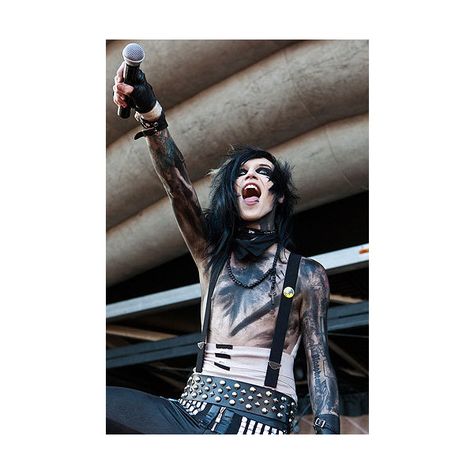 Black Veil Brides Photos 2011 Warped Tour ❤ liked on Polyvore featuring andy biersack and bands Vail Bride, We Are The Fallen, Andy Biersak, Jake Pitts, Juliet Simms, Download Festival, Andy Sixx, Ashley Purdy, Andy Black